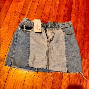 Medium Signature 8 mini denim distressed skirt